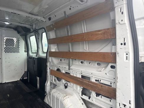 Used 2015 Ford Transit 250 130 Low Roof w/ Exterior Upgrade Package image 13