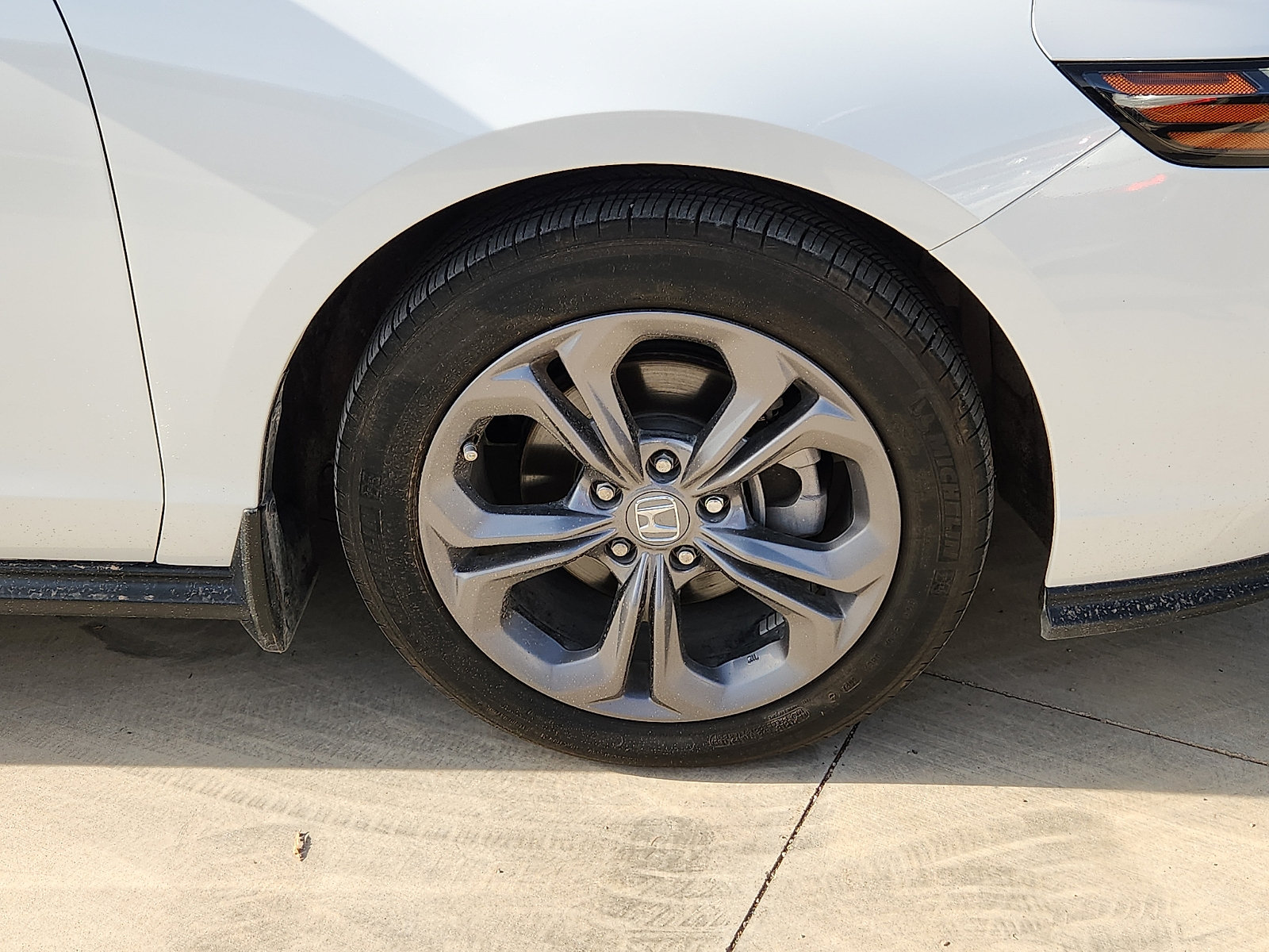Used 2024 Honda Accord EX image 7