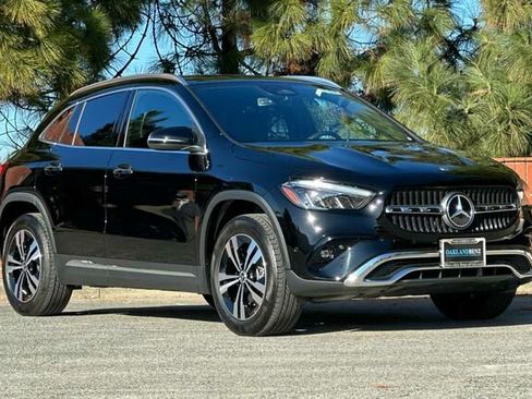 Certified 2025 Mercedes-Benz GLA 250 GLA 250 image 2
