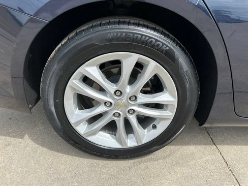Certified 2017 Chevrolet Malibu LT w/ Leather Package FWD image 34