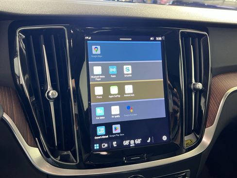 Used 2024 Volvo V60 B5 Cross Country Plus w/ Protection Package Premier image 20