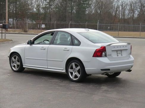 Used 2009 Volvo S40 T5 R-Design image 5