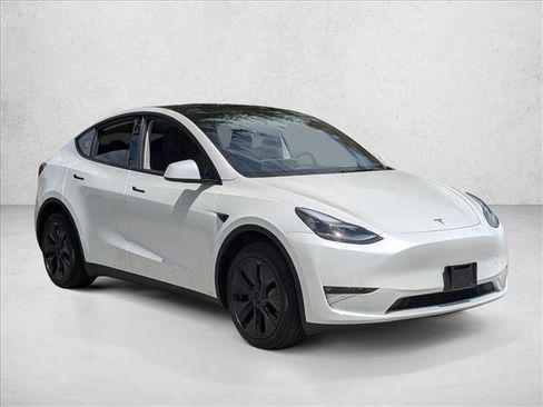 Used 2025 Tesla Model Y Long Range AWD/4WD image 3