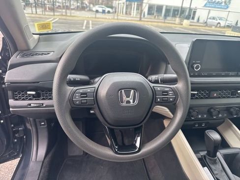 Used 2023 Honda Accord EX image 15