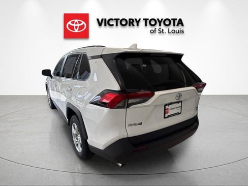 Used 2019 Toyota RAV4 XLE AWD/4WD image 5