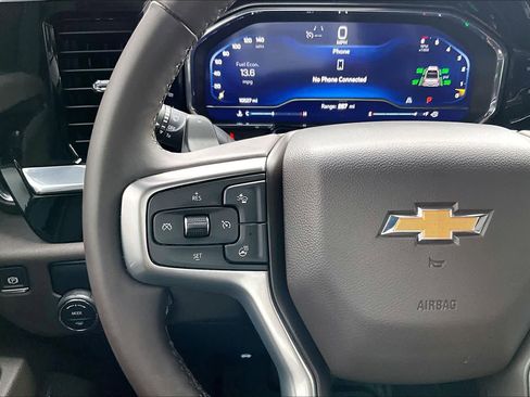 Used 2025 Chevrolet Silverado 1500 LTZ image 23