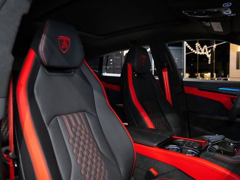 Used 2026 Lamborghini Urus Performante AWD/4WD image 5