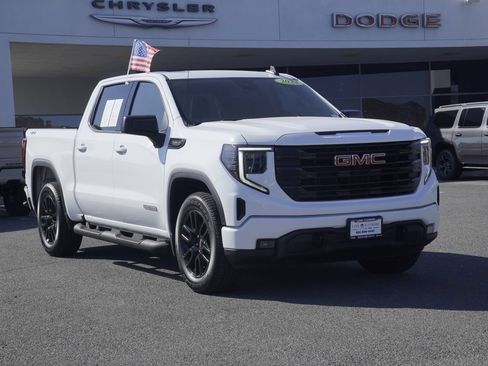 Used 2023 GMC Sierra 1500 Elevation AWD/4WD image 2
