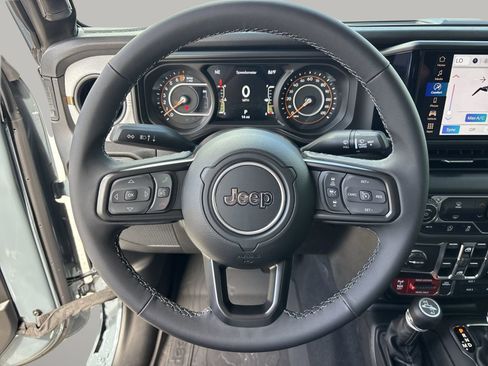 New 2025 Jeep Gladiator Willys image 28