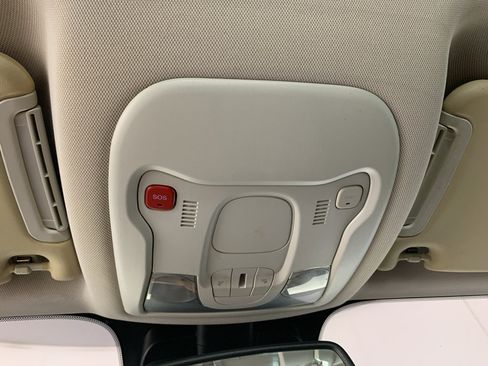 Used 2020 Jeep Renegade Altitude FWD image 28