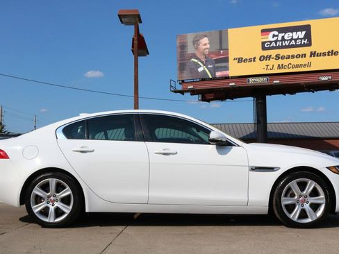 Used 2017 Jaguar XE Premium AWD/4WD image 7