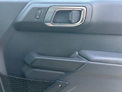 New 2025 Ford Bronco Badlands image 18