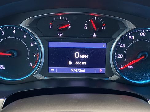 Used 2022 Chevrolet Traverse LT FWD image 5