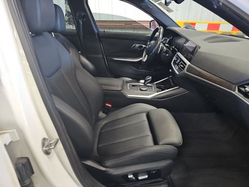 Used 2020 BMW 330i Sedan w/ Driving Assistance Package RWD image 8