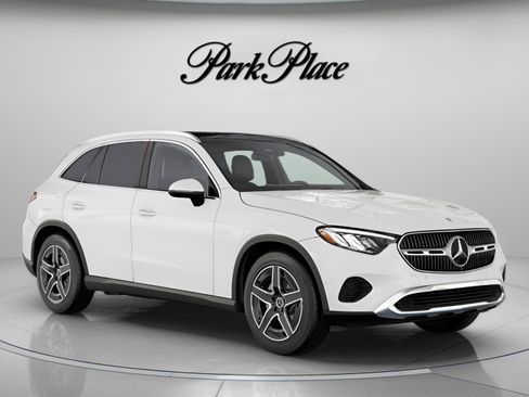 Used 2026 Mercedes-Benz GLC 300 4MATIC image 32