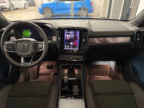 Used 2023 Volvo C40 P8 Recharge Ultimate AWD/4WD image 8
