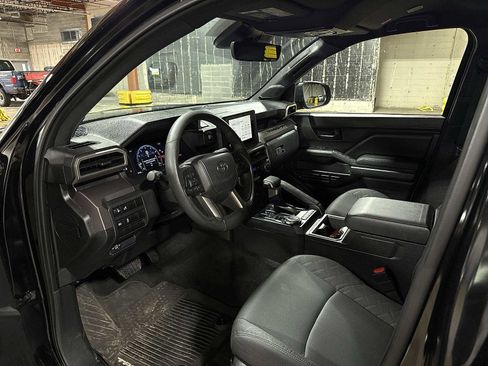 Certified 2025 Toyota Tacoma SR5 w/ SR5 Upgrade Package image 28