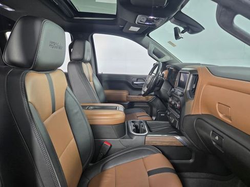 Used 2021 Chevrolet Silverado 1500 High Country w/ Technology Package AWD/4WD image 15