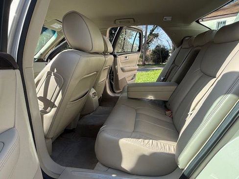 Used 2011 Cadillac DTS image 28