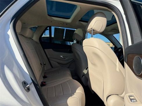 Certified 2022 Mercedes-Benz GLC 300 4MATIC image 8