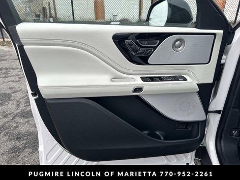 New 2026 Lincoln Aviator Black Label w/ Jet Appearance Package image 10