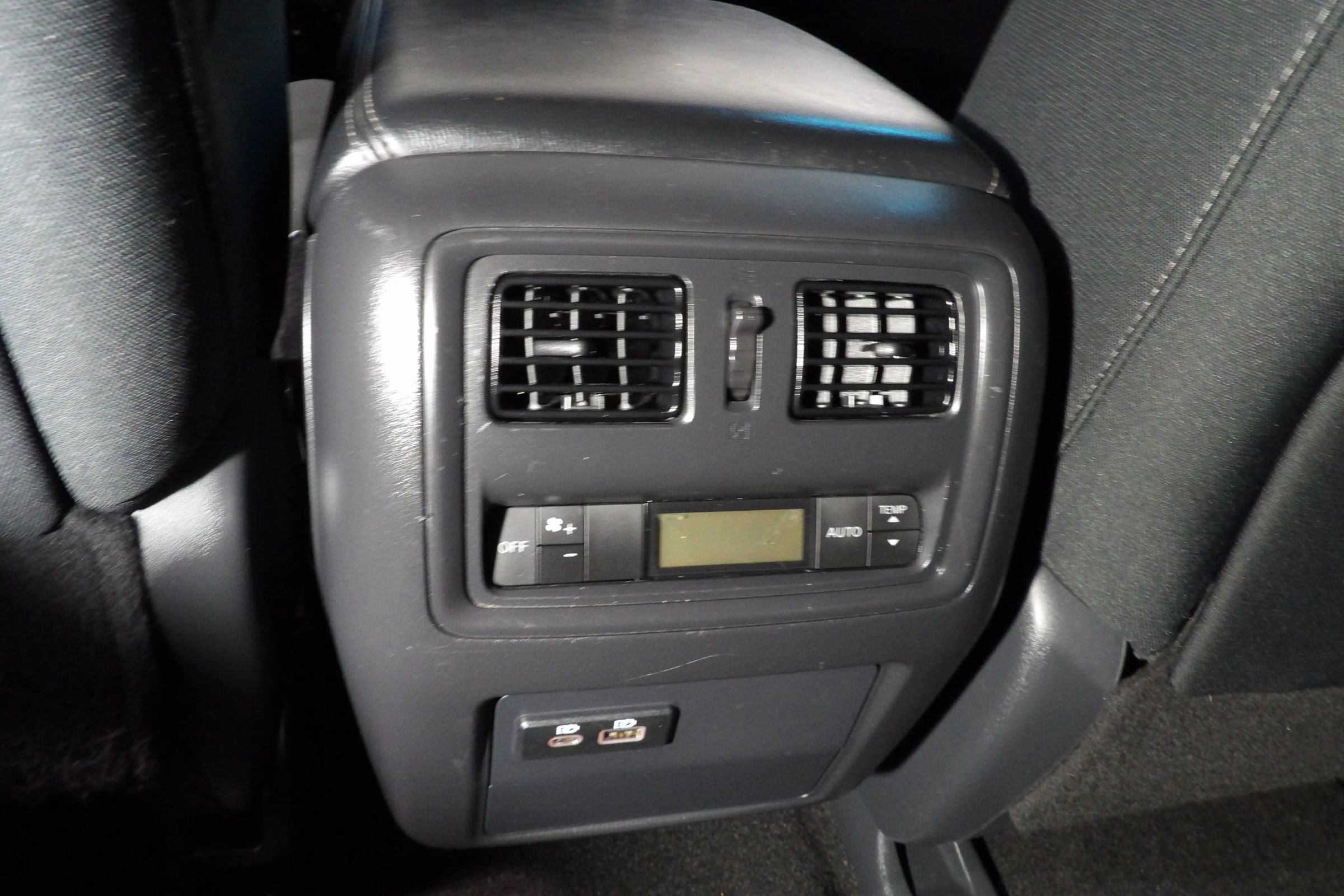 Used 2020 Nissan Pathfinder S FWD image 14