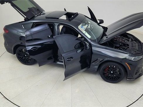 Used 2025 BMW X6 M Competition w/ Executive Package image 86