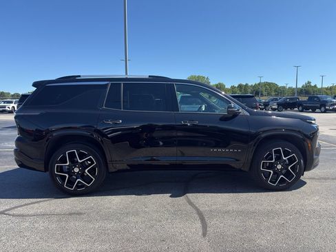 Certified 2026 Chevrolet Traverse High Country w/ LPO, Floor Liner Package AWD/4WD image 4