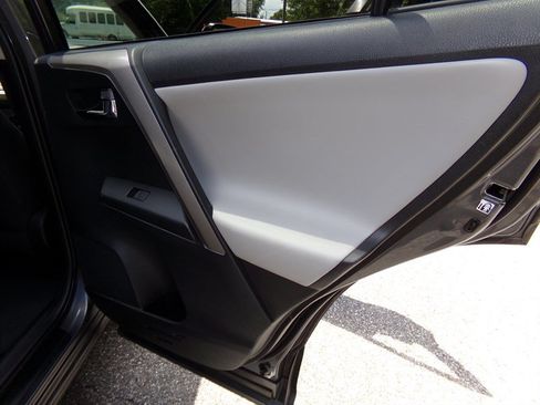 Used 2016 Toyota RAV4 XLE FWD image 37