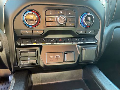 Used 2021 Chevrolet Silverado 1500 LT Trail Boss w/ Convenience Package II image 15