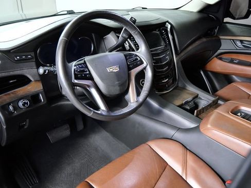 Used 2019 Cadillac Escalade Premium Luxury w/ LPO, Escalade Noir Package RWD image 3
