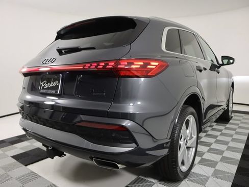 Used 2025 Audi Q5 Premium Plus w/ Premium Plus AWD/4WD image 5