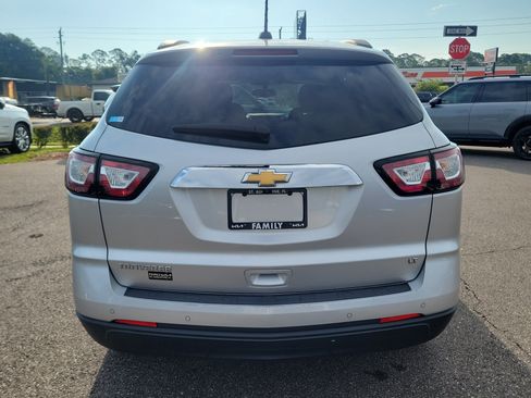 Used 2017 Chevrolet Traverse LT FWD image 5