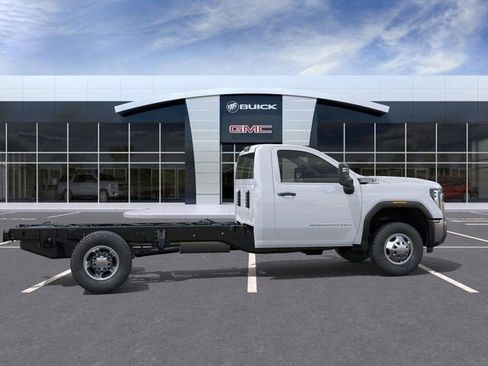 New 2026 GMC Sierra 3500 Pro RWD image 5