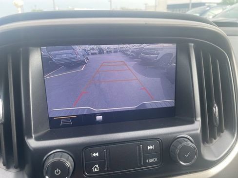 Used 2022 Chevrolet Colorado Z71 AWD/4WD image 12