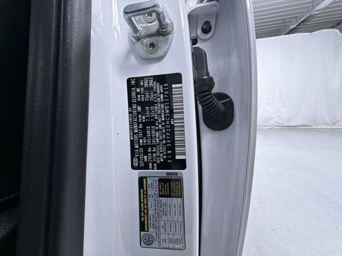 Used 2021 Kia Telluride LX AWD/4WD image 15