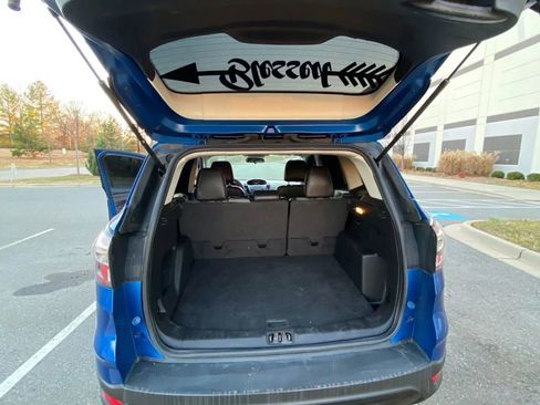 Used 2017 Ford Escape SE w/ SE Sport Appearance Package image 14