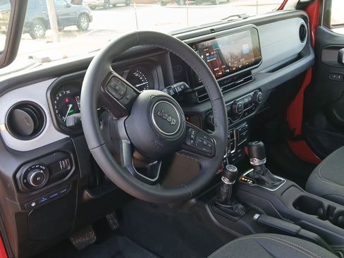 Used 2025 Jeep Wrangler Willys image 26