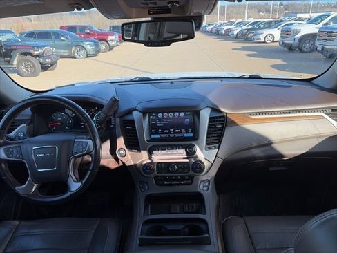 Used 2020 GMC Yukon Denali w/ Denali Premium Package image 22