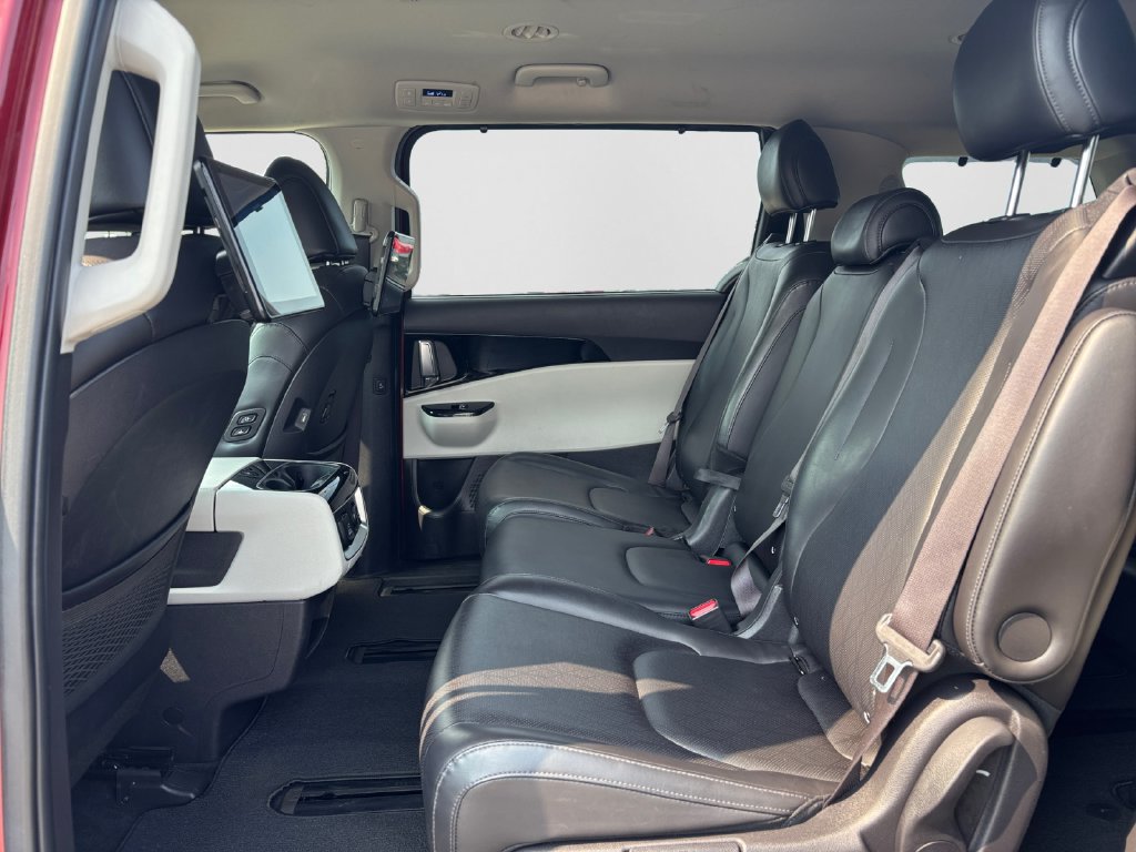 Used 2022 Kia Carnival SX FWD image 37