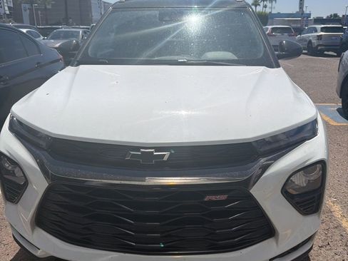 Used 2021 Chevrolet TrailBlazer RS w/ Sun and Liftgate Package image 4