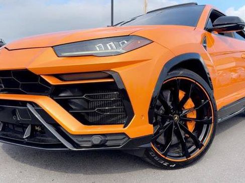 Used 2021 Lamborghini Urus AWD/4WD image 3