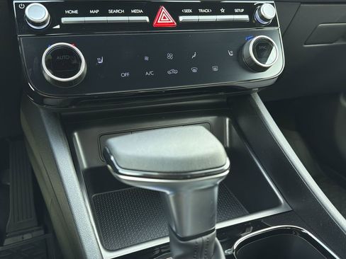 Used 2025 Hyundai Santa Cruz SEL AWD/4WD image 19