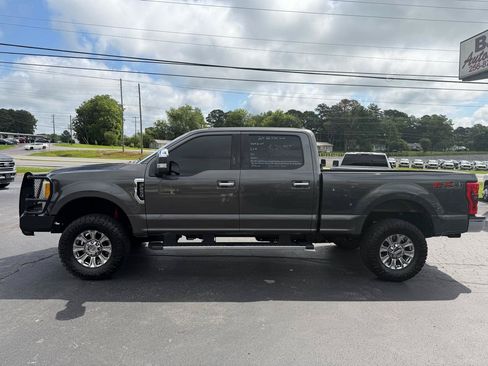 Used 2017 Ford F250 Lariat w/ Chrome Package AWD/4WD image 9