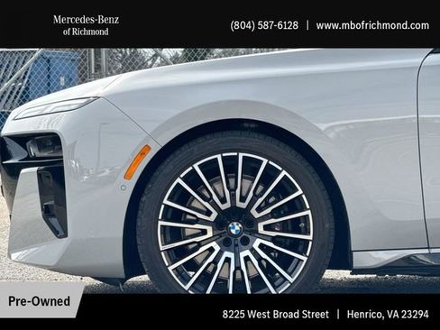 Used 2025 BMW 760i xDrive w/ Premium Package image 24