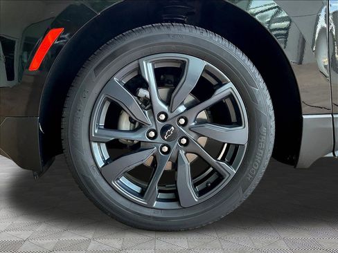 Used 2022 Chevrolet Equinox RS w/ Infotainment Package FWD image 32