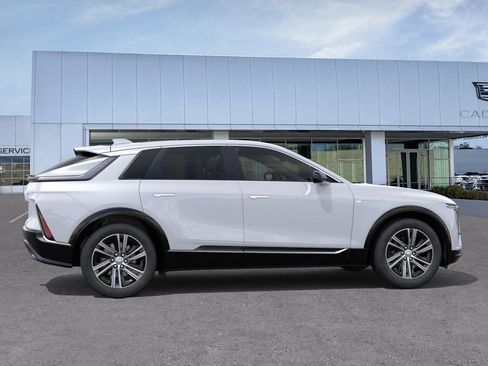 New 2026 Cadillac Lyriq Luxury image 6