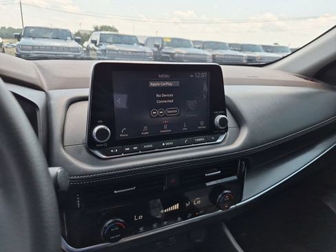 Used 2021 Nissan Rogue SV FWD image 26