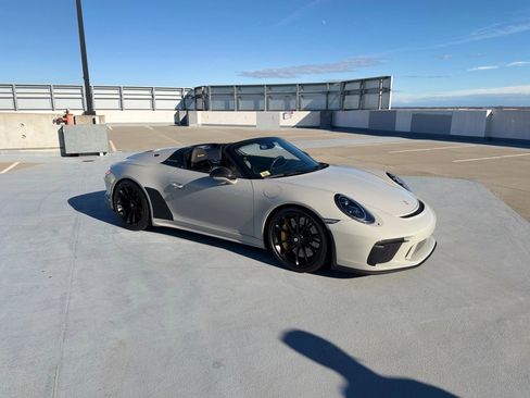 Used 2019 Porsche 911 Speedster image 2