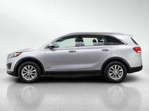 Used 2016 Kia Sorento AWD w/ LX Convenience Package image 2